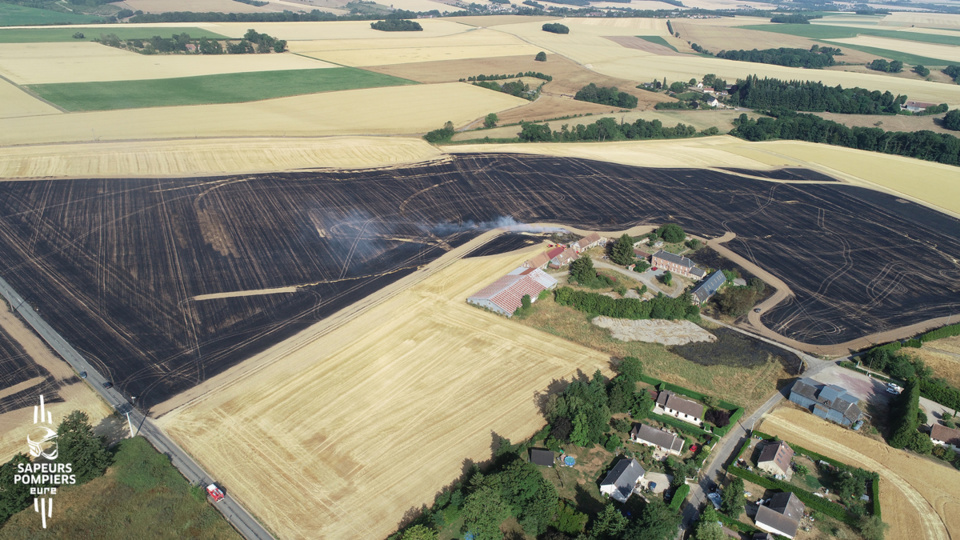 250 hectares de chaume ont été détruits à Mainneville - Photo réalisée par un drone des sapeurs-pompiers