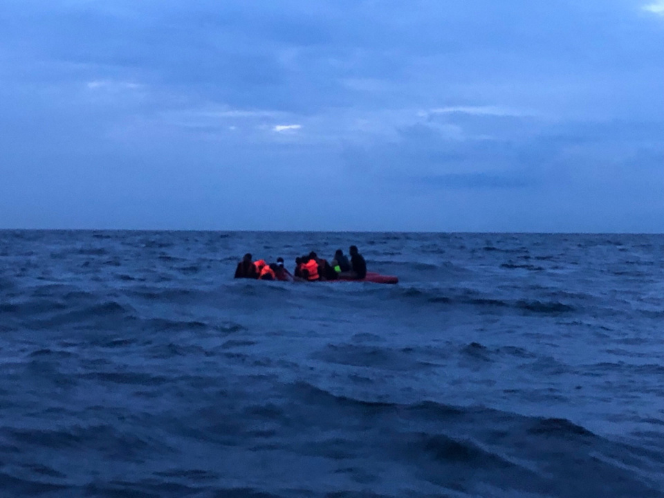 L’embarcation avec 22 personnes dont une femme et un enfant se trouvait à plus de 3 km des côtes françaises - illustration @ Prémar