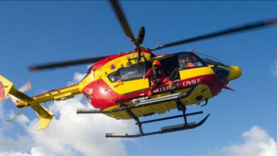 Le conducteur de la voiture a été transporté, polytraumatisé, par Dragon 76, vers l'hôpital Jacques-Monod - Illustration