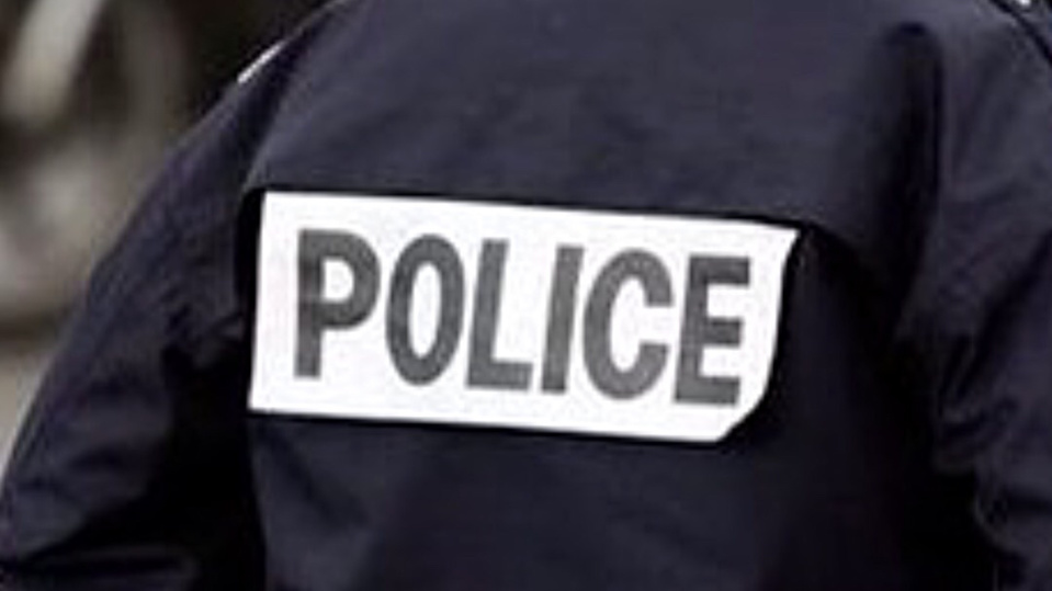 L'un des individus portait l'inscription "Police" sur son blouson - illustration