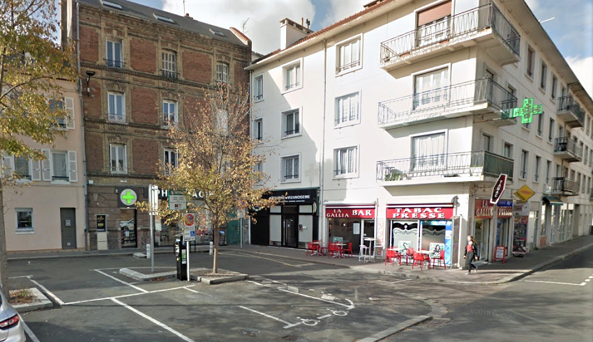 La place Beauvallet, qui comprend trois commerces de proximité,est située entre le front de mer et le boulevard François 1er - Illustration © Google Maps