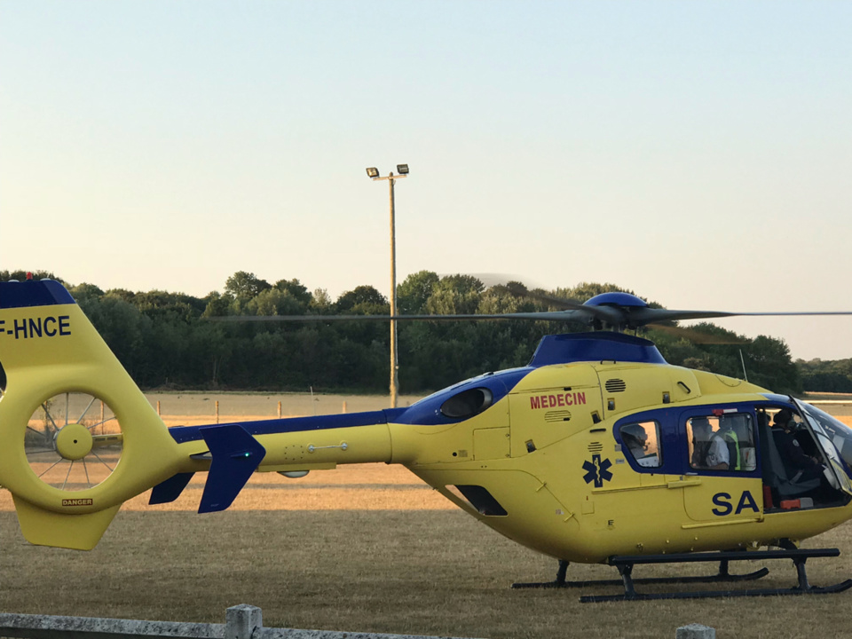 La victime, en urgence relative, a été transports le CHU à bord de l’hélicoptère Viking - Illustration @ infonormandie