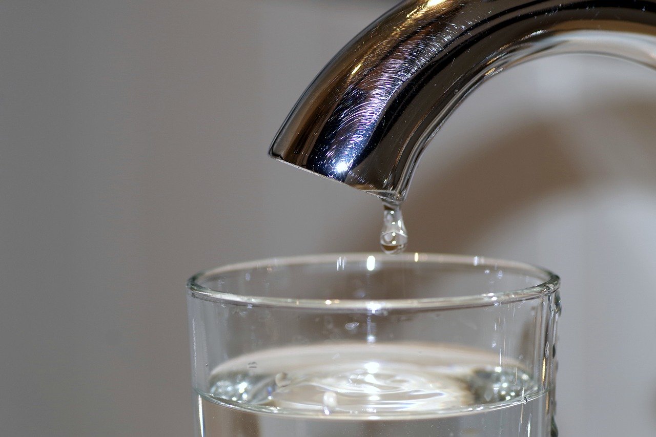 L'eau du robinet ne soit pas être utilisée pour la boisson, le lavage des dents et la préparation des aliments sauf si elle est portée à ébullition - Illustration © Pixabay