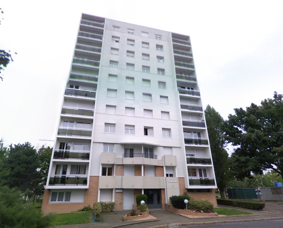 Le feu s'est déclaré dans le local à vélos au rez-de-chaussée de cet immeuble situé au 1, rue Claude-Debussy - Illustration © Google Maps