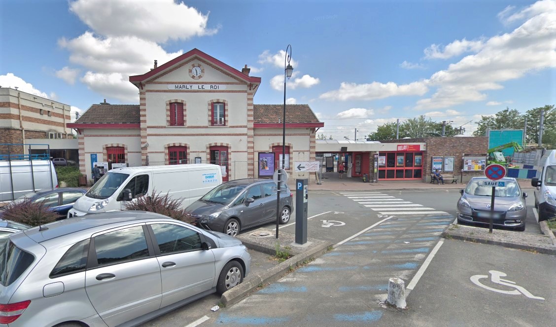 L'agression s'est déroulée à proximité de la place de la Gare à Marly-le-Roi - Illustration © Google Maps