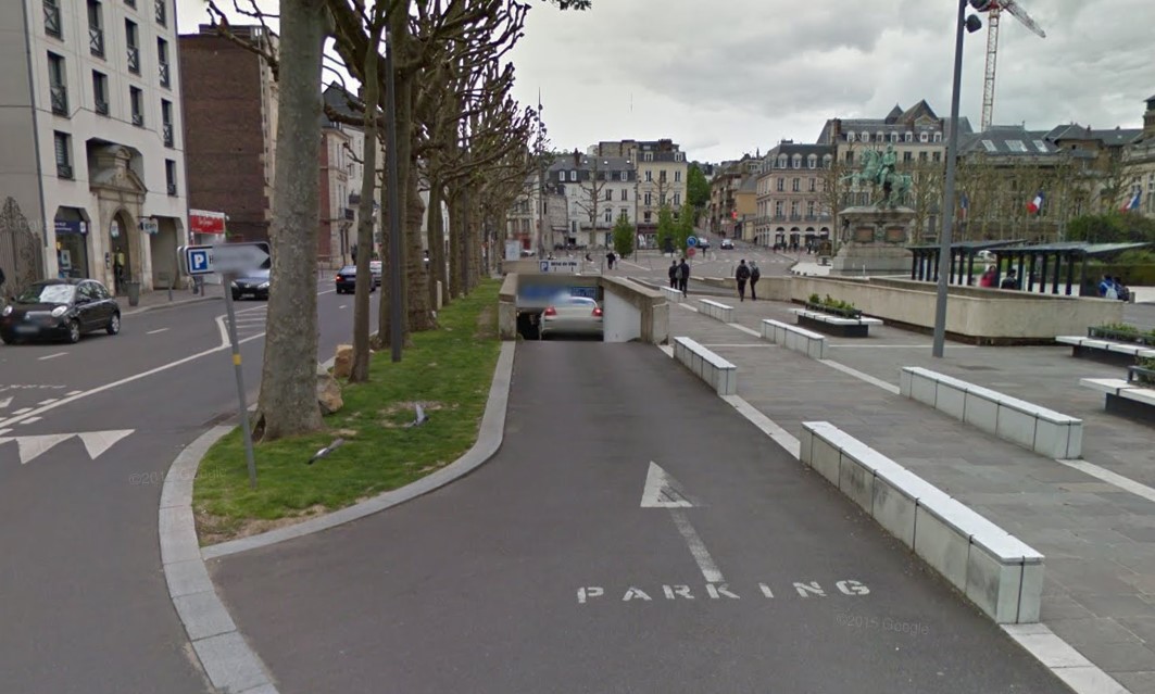 La fumée sortait du parking place de Gaulle - Illustration © Google Maps
