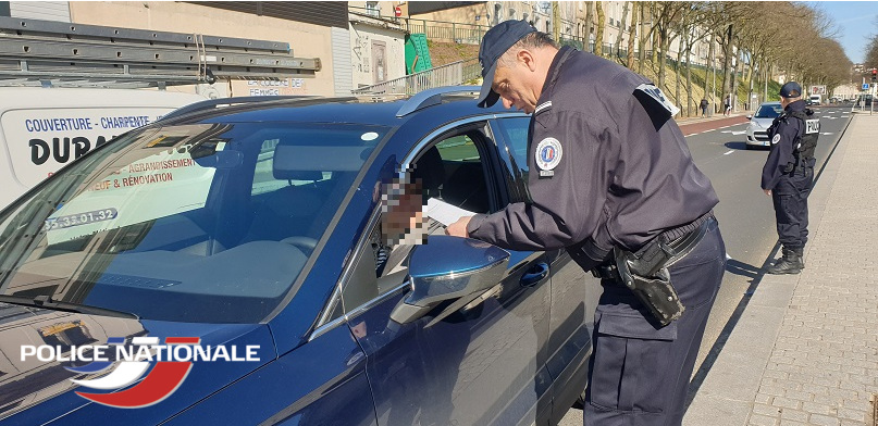 La non présentation de l'attestation de déplacement dérogatoire vous coûtera une amende de 135€ - Photo © DDSP76