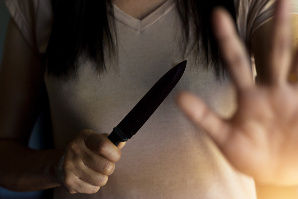 La jeune femme a frappé à plusieurs reprises avec son couteau - illustration @iStockphoto