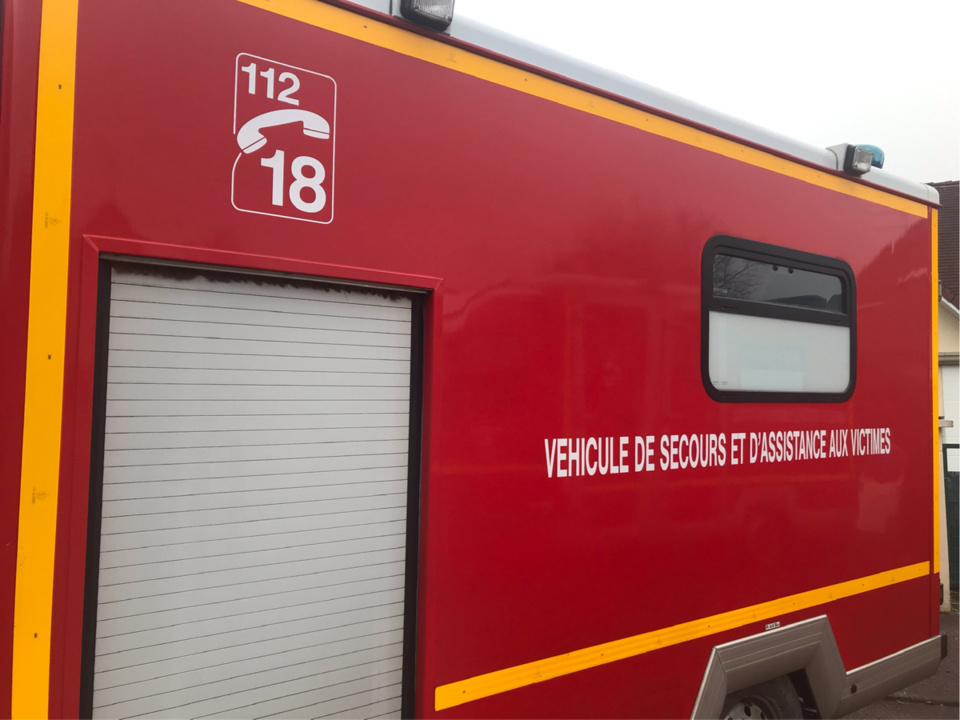 Les trois blessés ont été transportés par les sapeurs-pompiers au CHU de Rouen - Illustration © infoNormandie