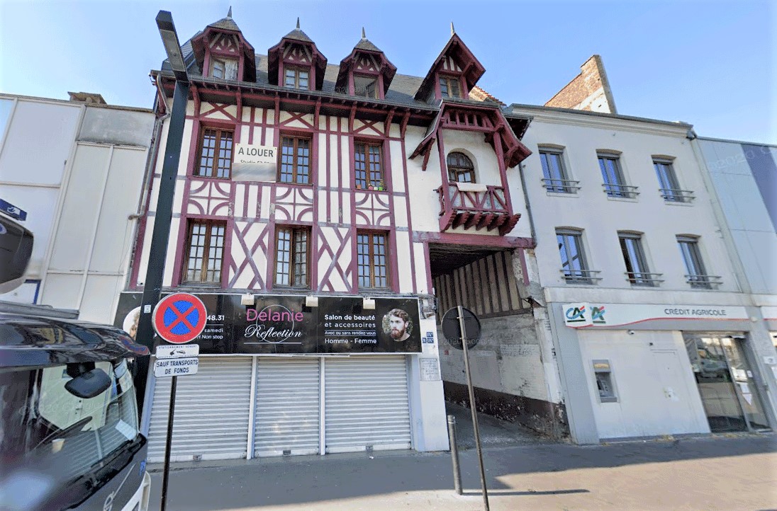 Le feu est parti de l'appartement du deuxième étage occupé par une femme de 37 ans qui a reconnu être à l'origine de l'incendie - Illustration © Google Maps