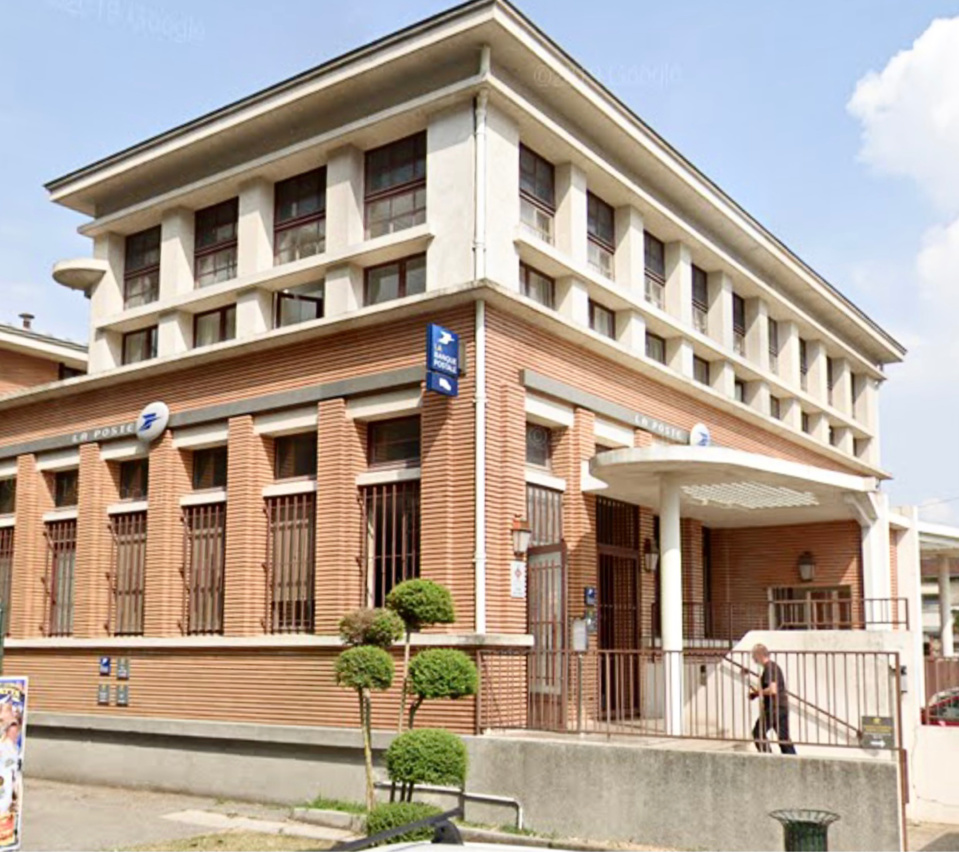 Deux Cambrioleurs Interpelles En Pleine Nuit A L Interieur De La Poste A Rambouillet Yvelines Deux Cambrioleurs Interpelles En Pleine Nuit A L Interieur De La Poste A Rambouillet Yvelines