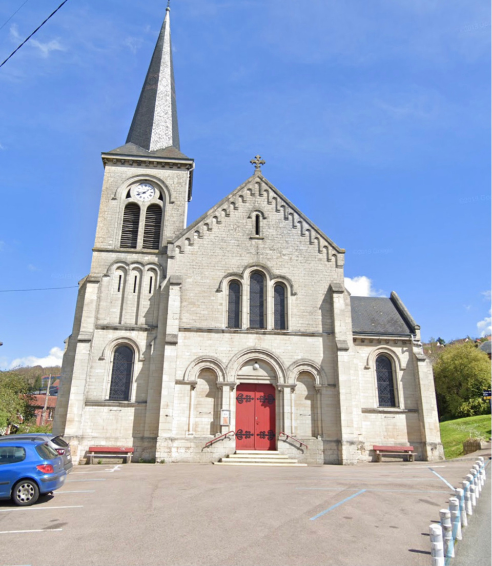 L’octogénaire a mis fin à ses jours sur le parvis de l’église Notre-Dame - illustration