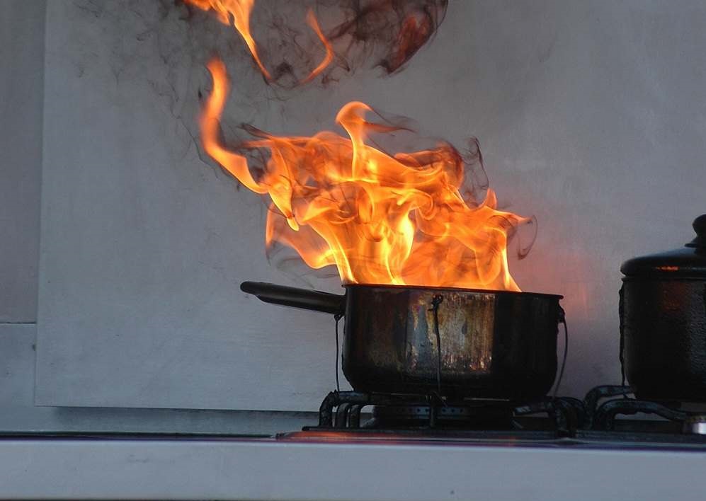 La casserole contenait de l'huile - Illustration © iStock
