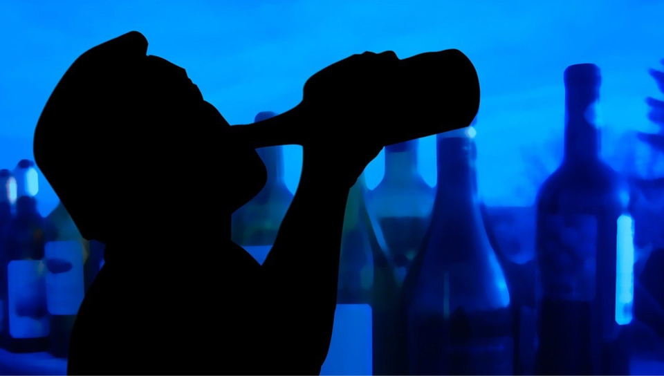 Les trois cambrioleurs se sont alcoolisés sur place après avoir vidé quelques bouteilles - illustration @ Pixabay