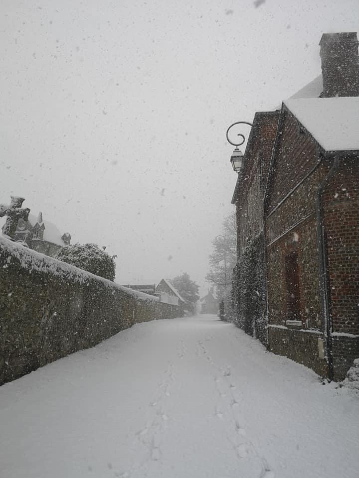 La Normandie se recouvre d’un manteau blanc : prudence sur la route 