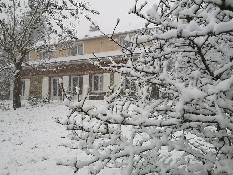 La Normandie se recouvre d’un manteau blanc : prudence sur la route 