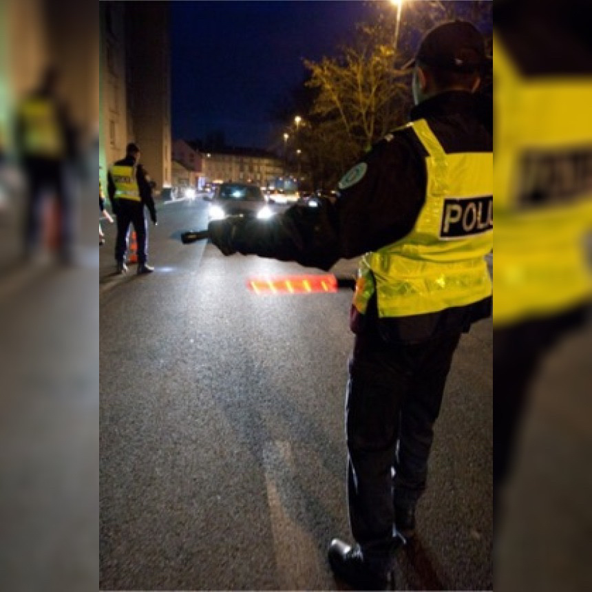 Le conducteur de la Mercedes a refusé d’obtempérer aux injonctions des policiers - Illustration