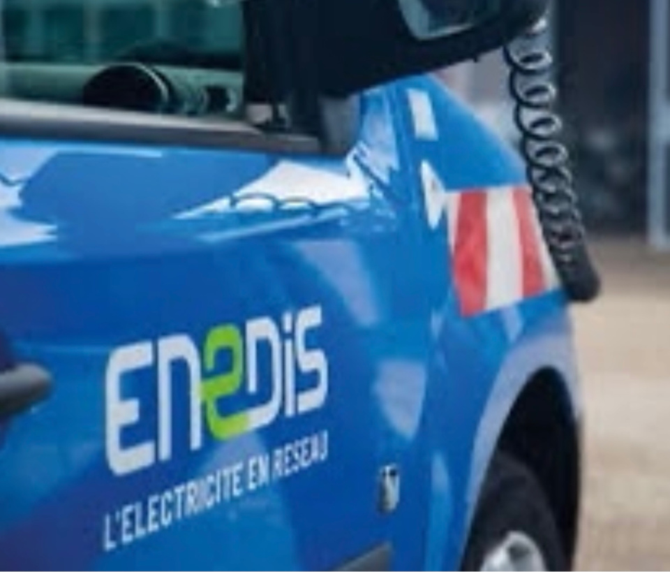 Les techniciens Enedis ont travaillé toute la nuit remettre en état les installations - illustration @ Enedis