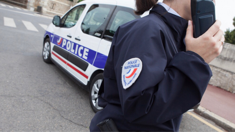 Yvelines : deux vitres d’un bus volent en éclats après un jet de projectile aux Mureaux 