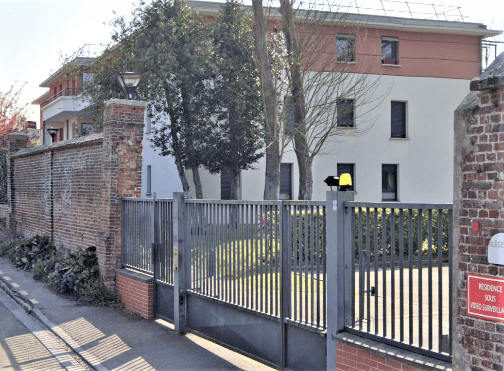 Le drame s'est noué dans un appartement de cet immeuble situé en bordure de l'impasse Charles Lenepveu - Illustration © Google Maps