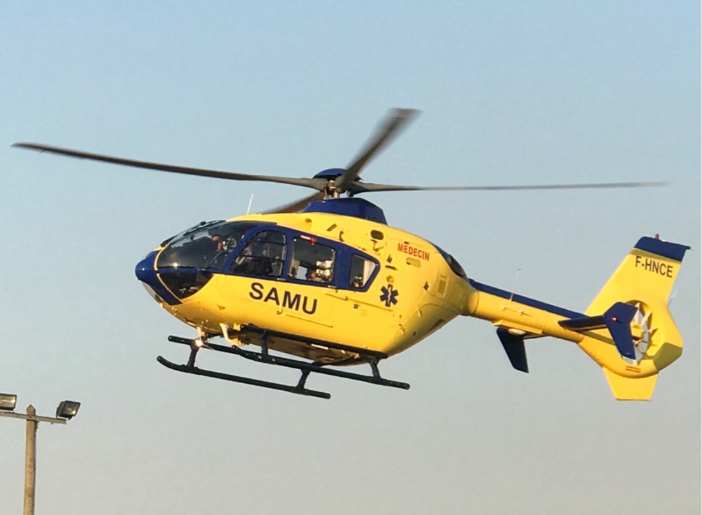 Le motard a été transporté, médicalisé, par l'hélicoptère du SAMU 76  au CHU de Rouen - Illustration © infoNormandie