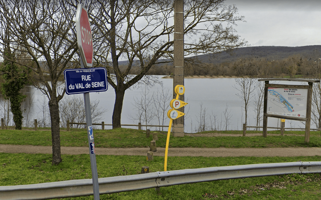 Le drame s'est produit dans un étang de la base de loisirs du Val de Seine - Illustration © Googles Maps