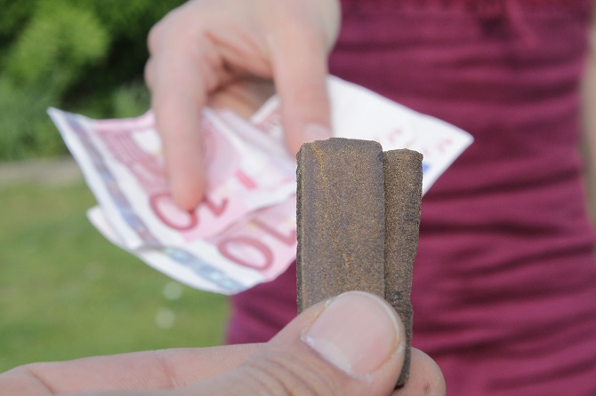 Le point de deal démantelé rue Alphonse Daudet, dans le quartier de la Sablière, avait été repéré par les policiers et placé sous surveillance - Illustration © Adobe Stock