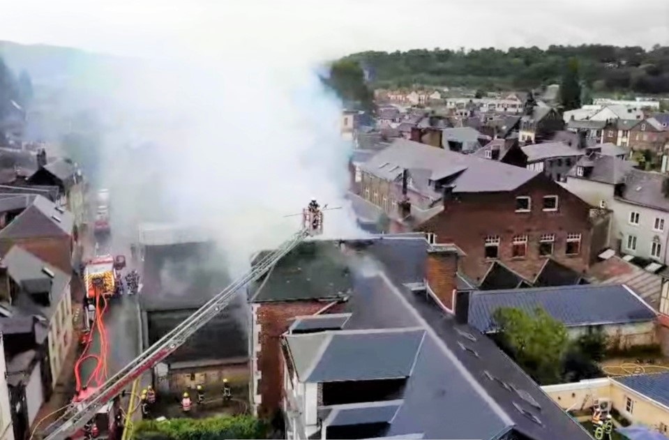 47 sapeurs-pompiers sont intervenus - photo réalisée avec un drone par le @Sdis27