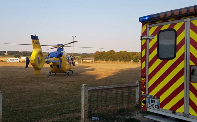 La victime a été évacuée, médicalisée par le SMUR, par l'hélicoptère Viking du SAMU76 - Illustration © infoNormandie