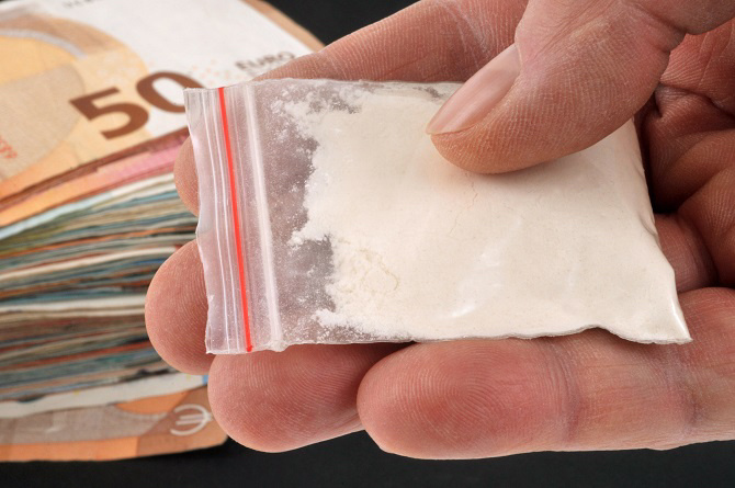 Des produits stupéfiants, dont de la cocaïne ont été saisis au domicile maternel du suspect - illustration @ iStock