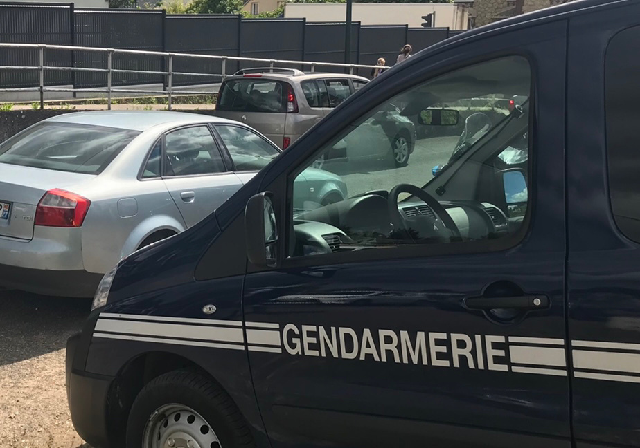 Les gendarmes ont intercepté le véhicule rue du Général-de-Gaulle au Neubourg - Illustration @ infonormandie
