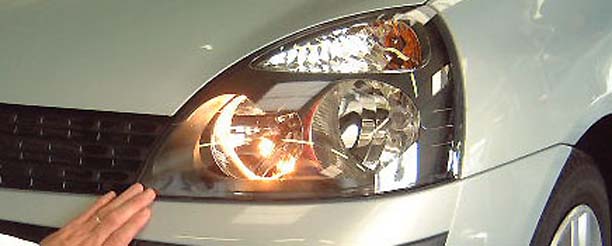 Les contrevenants ont huit jours pour faire réparer ou régler leurs phares, sinon... (Photo d'illustration)