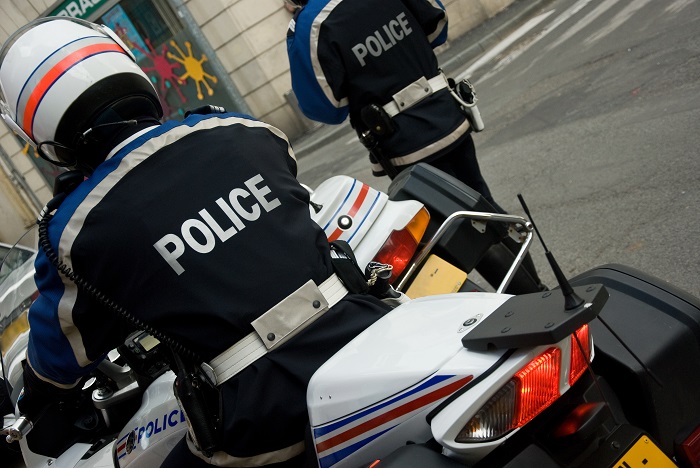 Les motards de la police sont parvenus à rattraper le chauffard  - Illustration © Adobe Stock
