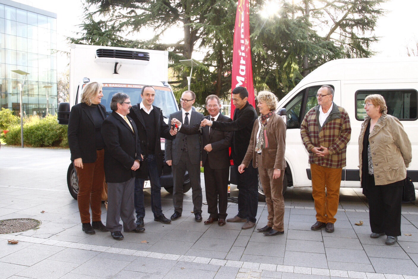 La remise des clés s'est déroulée samedi dans la cour de l'Hôtel du Département, à Rouen (Photo Alan Aubry)