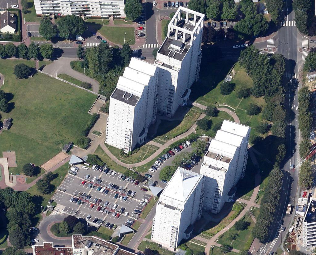 L'adolescent est tombé du 15e étage de la tour Pic de Ger (2ème immeuble au premier plan à droite) @Google Maps