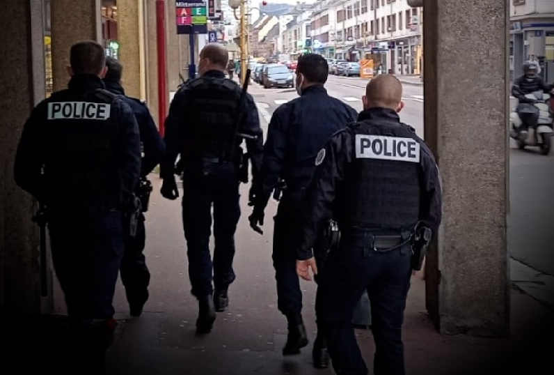 Les patrouilles et surveillances avaient été renforcées dans le centre ville d'Elbeuf depuis plus d'une semaine - Photo © DDSP76