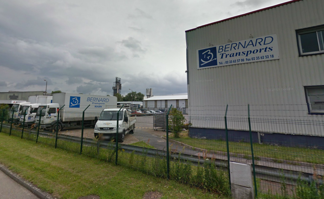 L'entreprise Bernard Transport, fondée en 1993, est installée sur la zone industrielle de la poudrerie à Oissel