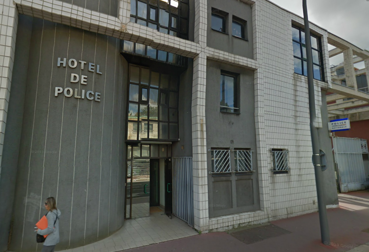 L'auteur présumé du coup de couteau a été placé en garde à vue ce vendredi matin au commissariat de police de Dieppe (@Google Maps)