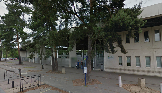 Les violences se sont produites à l'intérieur de l'établissement, dans la cour