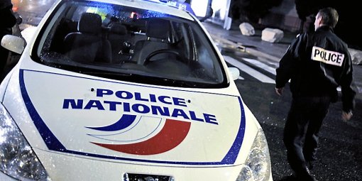 Le comportement bizarre de l'homme au vélo bleu a attiré l'attention de la patrouille de police (Photo d'illustration)