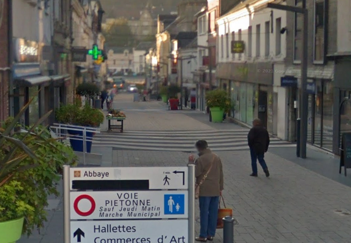 Les deux malfaiteurs se sont attaqués à une supérette située dans la voie piétonne (rue Léon-Gambetta)  - Illustration © Google Maps