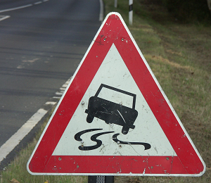 Chaussée glissante : deux accidents sur le CD 151 à Fontaine-le-Bourg (Seine-Maritime)