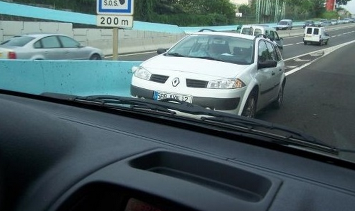 Ce véhicule circulait à contre-sens sur la bretelle d'entrée de l'autoroute (Photo d'illustration)