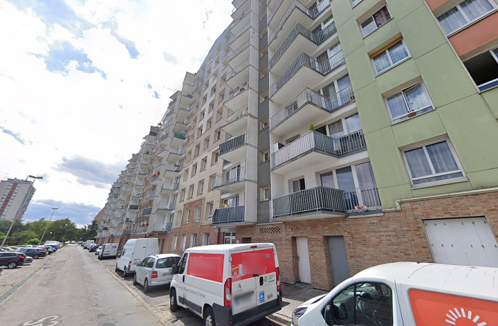 L'immeuble Flandres, gigantesque barre d'habitations de 11 étages, est réputé pour abriter des points de deal- Illustration ©  Google Maps