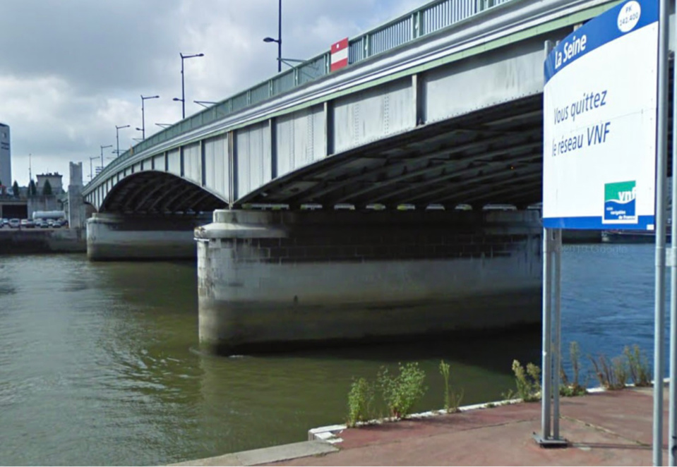 La jeune femme menaçait de se jeter du pont Boieldieu - Illustration