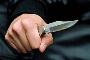 Les agresseurs l'ont menacée avec un couteau avant de la blesser à une joue (Photo d'illustration)