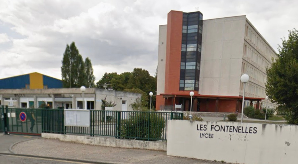 Une poubelle s’est enflammée dans les étages de l’établissement, provoquant un important dégagement de fumée - Illustration