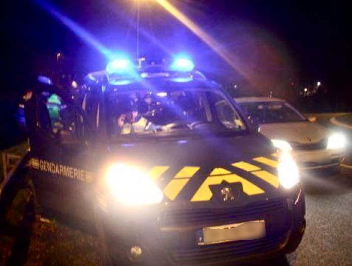 A l'origine, les gendarmes sont intervenus pour quatre hommes qui faisaient du bruit sur la voie publique - Illustration