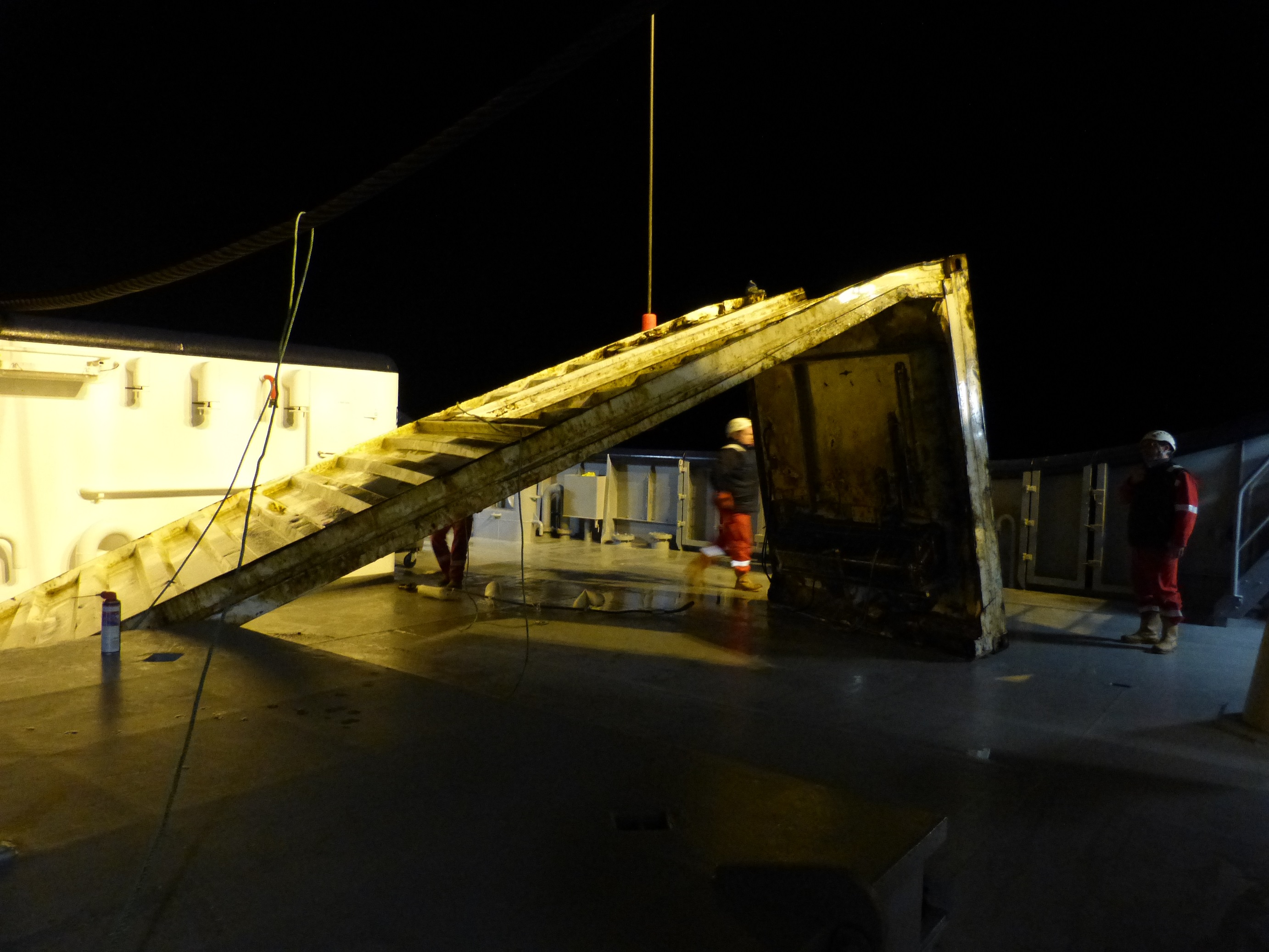 Un morceau de conteneur du Maersk Svendborg récupéré en mer au large de Barfleur