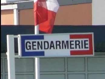 Bernay : les cambrioleurs de l'association entrent par le toit et ressortent par la fenêtre